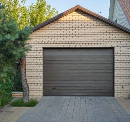 ocieplanie bramy garażowej