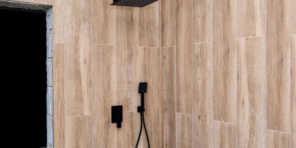 montaż baterii podtynkowej